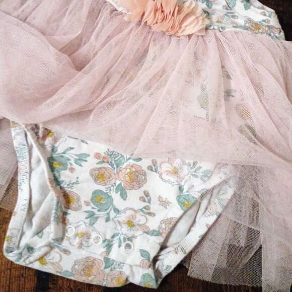 Floral print, tutu, onesie- size 6-9 months - Picture 3 of 3